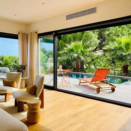 House With Pool And Sea View In ヴィラ ニース