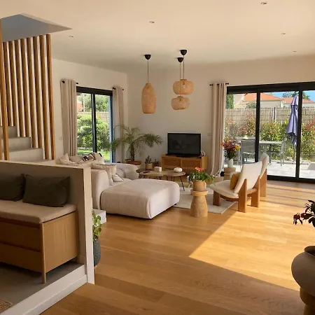 House With Pool And Sea View In ヴィラ ニース