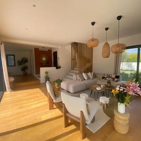 House With Pool And Sea View In ヴィラ ニース