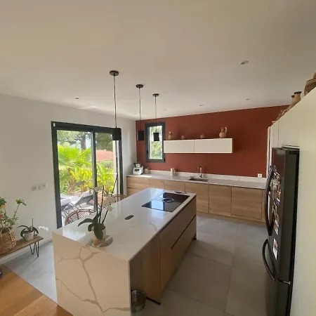 House With Pool And Sea View In ヴィラ ニース